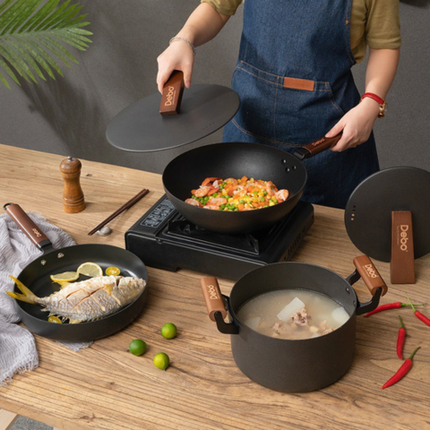 Conjunto de 2 Ollas y 1 Sartén Antiadherente en Acero Inoxidable con Mangos de Madera
