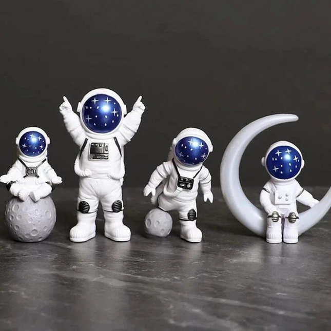 Set de 4 Esculturas Decorativas de Astronautas